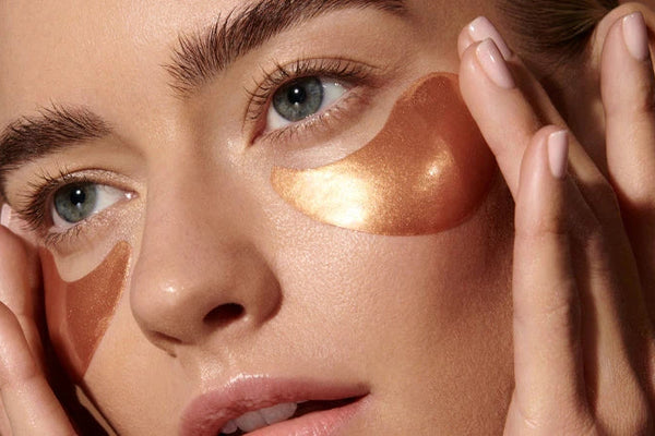 patches sous les yeux femme